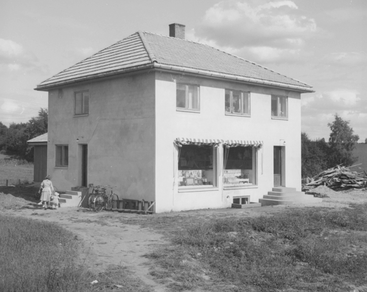 Anno Domkirkeodden, EKSTERIØR: STANGE SAMVIRKELAG AVD. VESTBYGDA