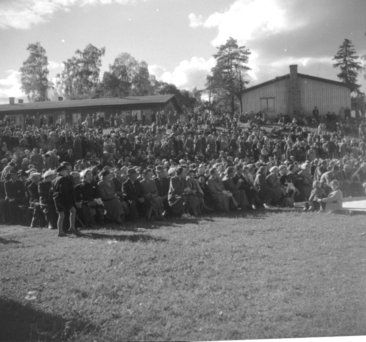 Anno Domkirkeodden, STANGEUTSTILLING, OVERSIKT, MYE FOLK, UTSTILLINGSPLASSEN, HAMAR