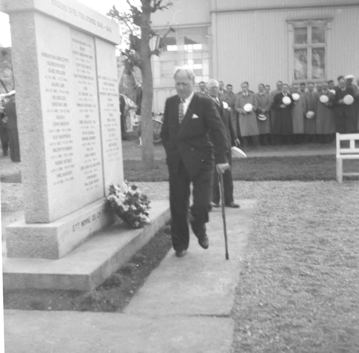 Anno Domkirkeodden, 17 MAI, LÆRER FJÆSTAD, SVERRE VED BAUTA