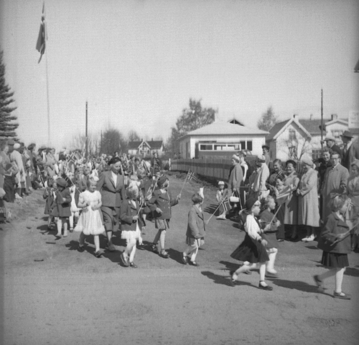 Anno Domkirkeodden, 17 MAI, BARNETOG, FLAGG,