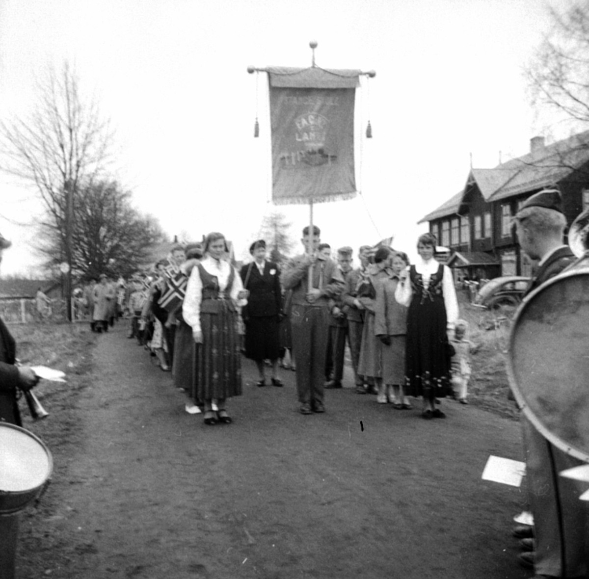 Anno Domkirkeodden, 17 MAI FEIRING, SKOLEPLASSEN, BARN, FANE,