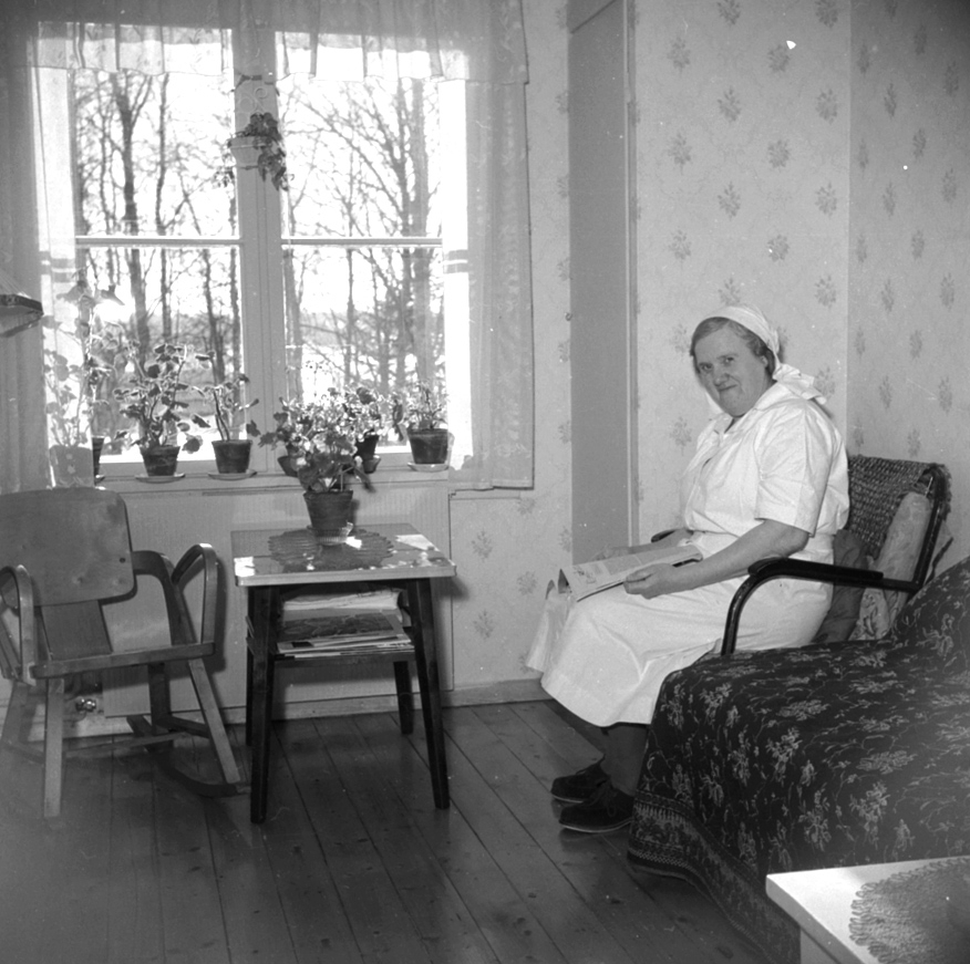 Anno Domkirkeodden, INTERIØR: STANGE SYKEHUS, OPPHOLDSROM, SYKESØSTER