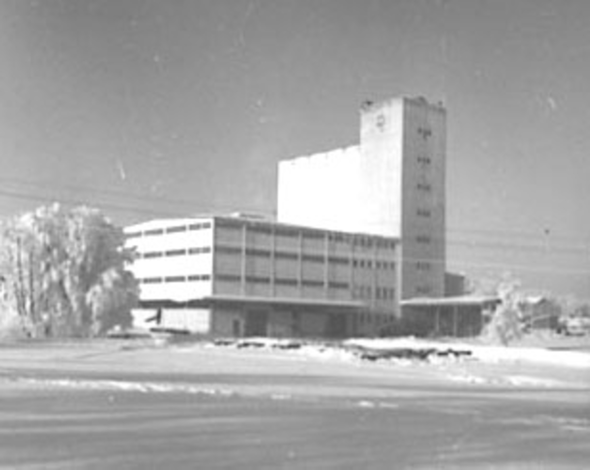 Anno Domkirkeodden, EKSTERIØR: FELLESKJØPET, KORNSILO, FERDIG UTBYGD, VINTER,