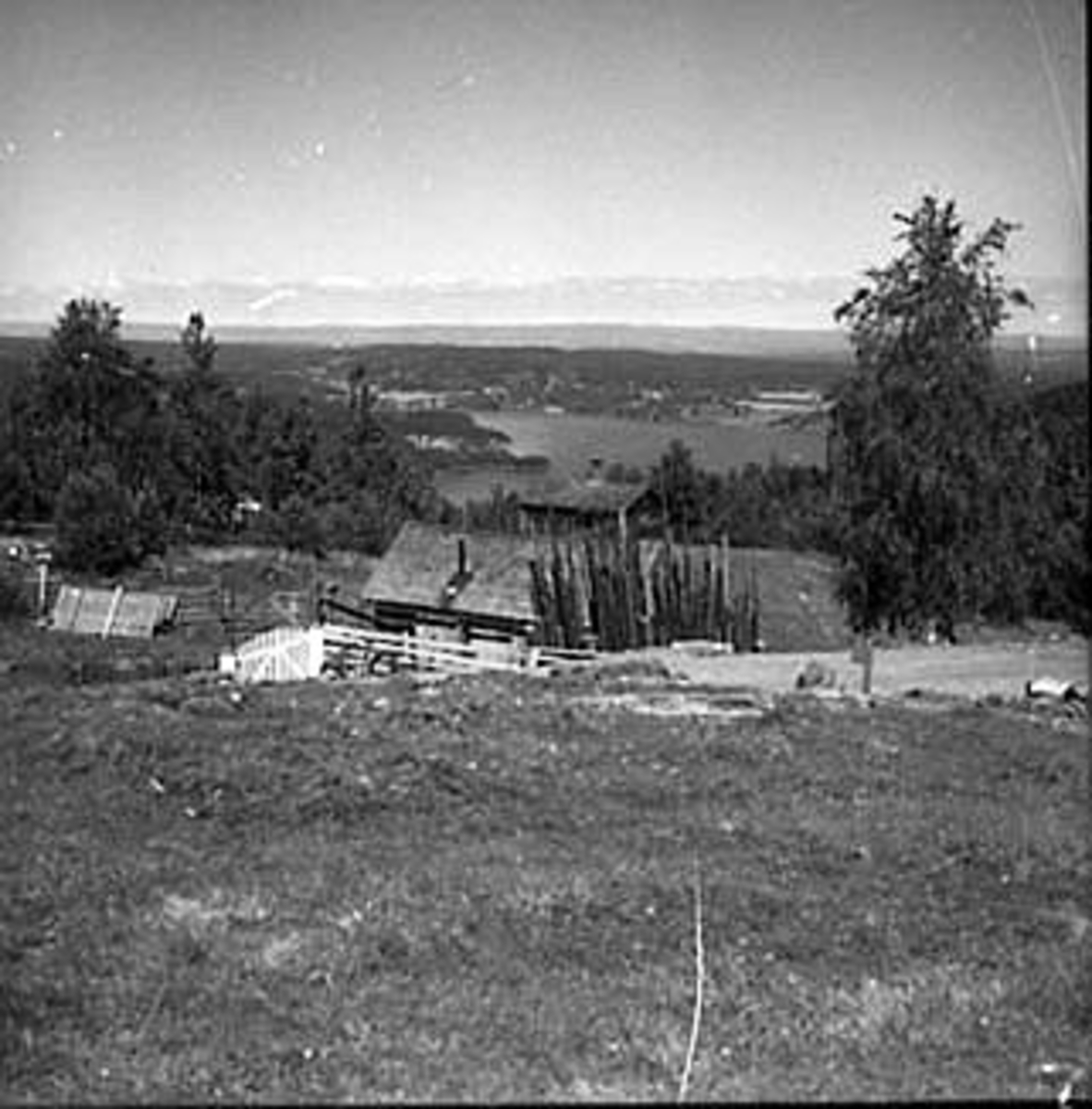 Anno Domkirkeodden, EKSTERIØR: GARDSBRUK VENSVANGEN, TANGEN,