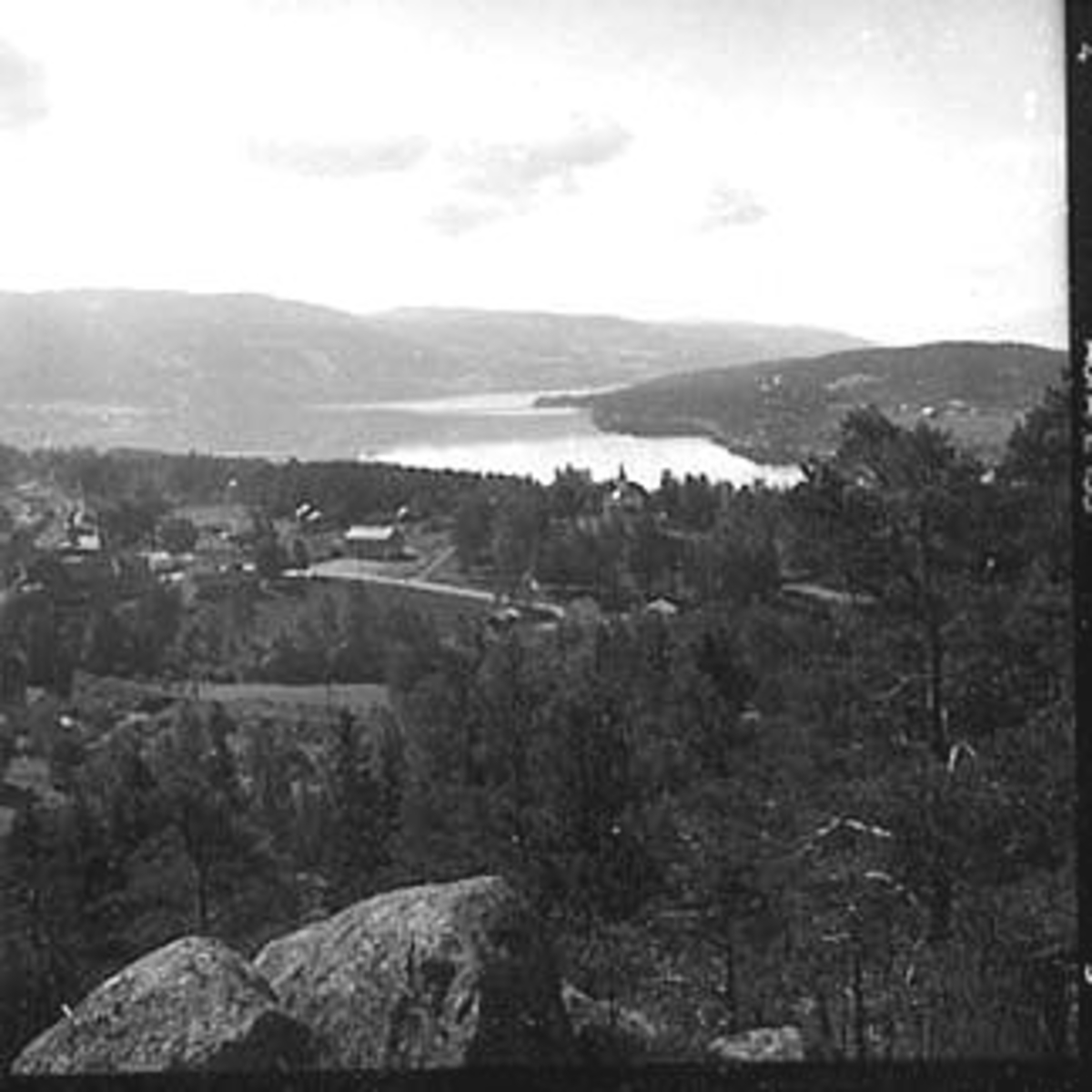 Anno Domkirkeodden, UTSIKT MOT TANGEN OG MJØSA FRA GJELLBERGET, TANGEN,
