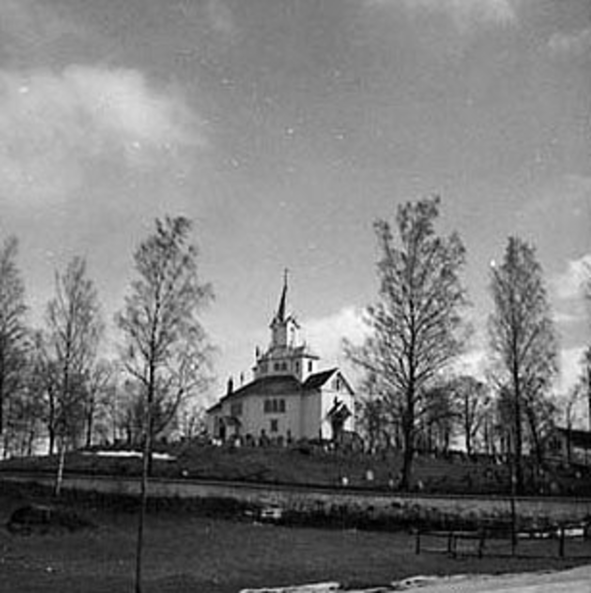 Anno Domkirkeodden, EKSTERIØR: TANGEN KIRKE, TANGEN,