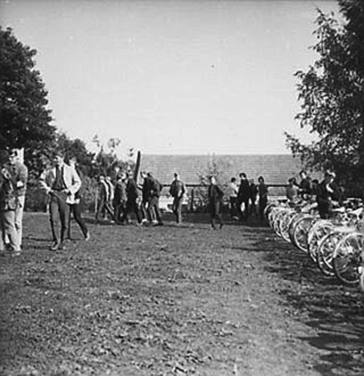 Anno Domkirkeodden, STANGE REALSKOLE, ELEVER, SKOLEPLASSEN, SYKKELSTATIV,