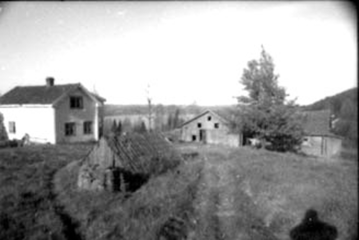 Anno Domkirkeodden, EKSTERIØR SMÅBRUK, Oppgitt å være fra SØRLI, ESPA, PRESTMARKA rettet til Torve, Espa.