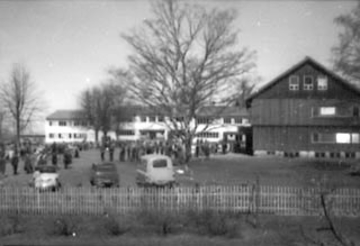 Anno Domkirkeodden, 17 MAI SAMLING VED STANGE SKOLE, MYE FOLK