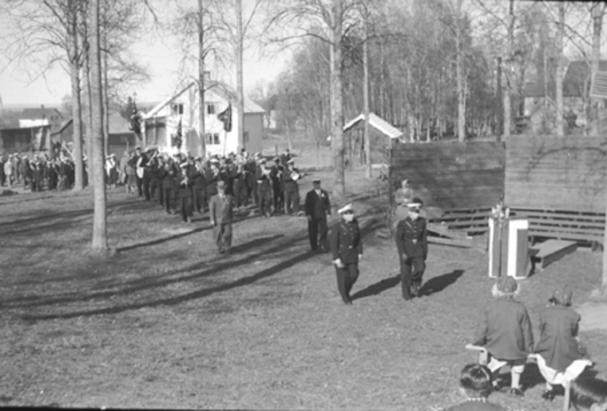 Anno Domkirkeodden, 17 MAI TOG, INNMARSJ I PARKEN