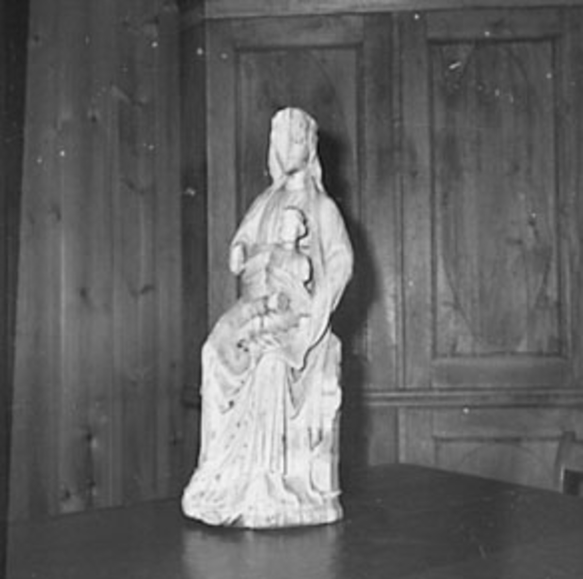 Anno Domkirkeodden, HUSEBYMADONNAEN, MARIA MED BARNET