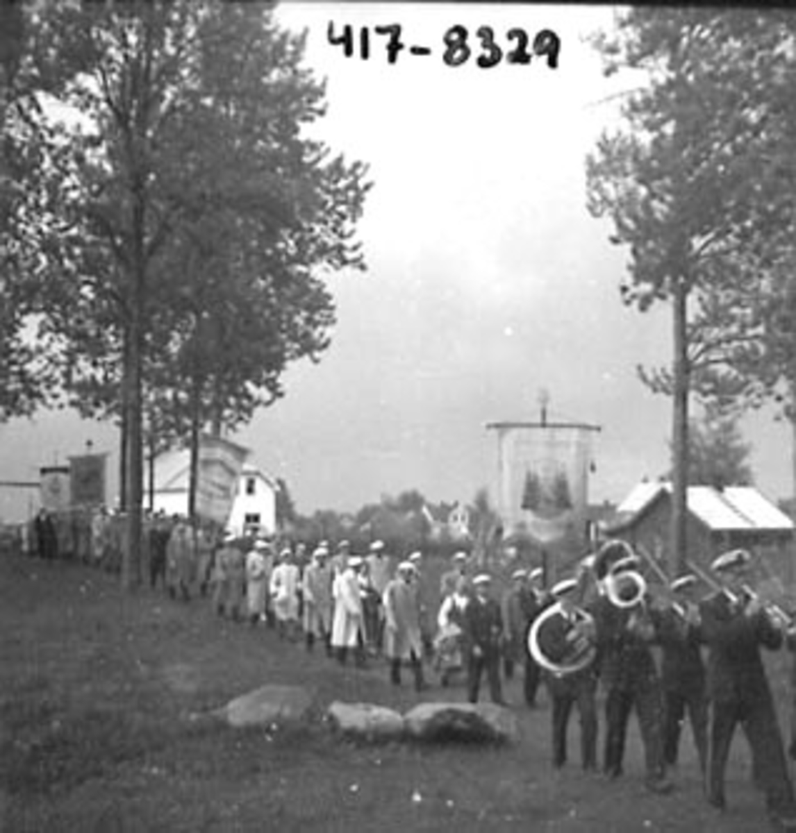 Anno Domkirkeodden, SANGERSTEVNE I PINSEN 1953, SANGERE MASJERER ETTER MUSIKKORPS