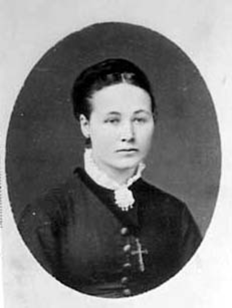 Anno Domkirkeodden, PORTRETT: EVINE BJØLSETH, ROMEDAL