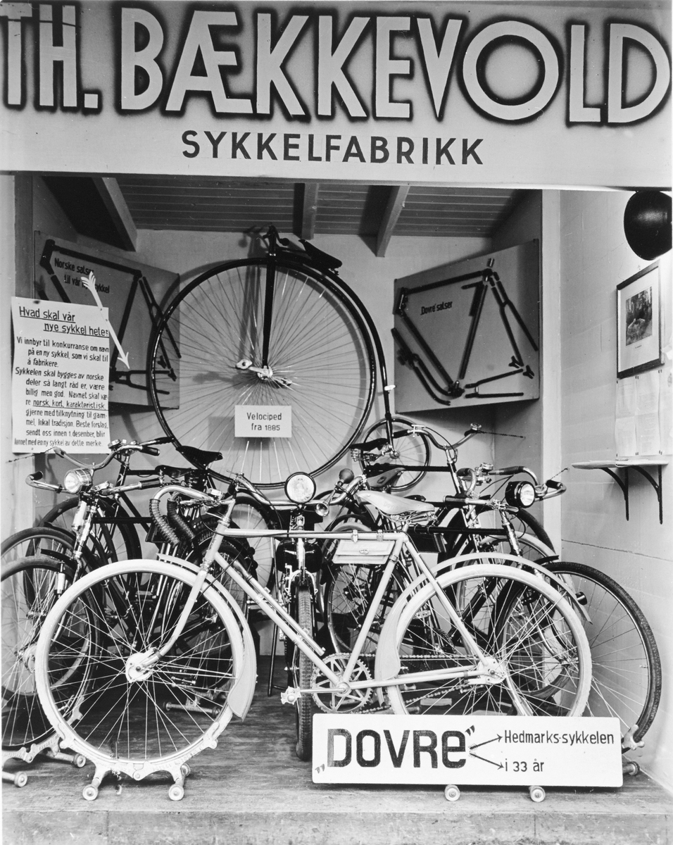 Anno Domkirkeodden, UTSTILLING, VAREMESSE PÅ RIDEHUSET, HAMAR, BÆKKEVOLD SYKKELFABRIK, STAND, BÆKKEVOLD SYKKELVERKSTED (STANGE)
