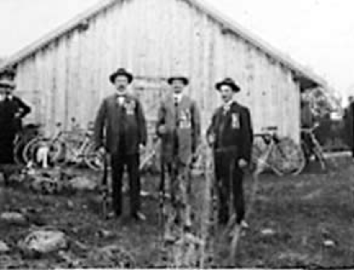 Anno Domkirkeodden, GRUPPE: 3 MENN, STYRET, STANGE SKYTTERLAG, FRA VENSTRE: JOHAN OUSTAD, SIGVART BERG, JENS RUD