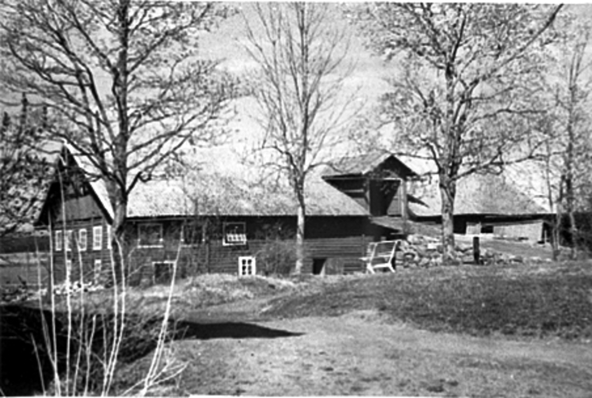 Anno Domkirkeodden, SØRBRYN GARD, DRIFTSBYGNING, TØMMERLÅVE MED LÅVEBRU, ISHUS