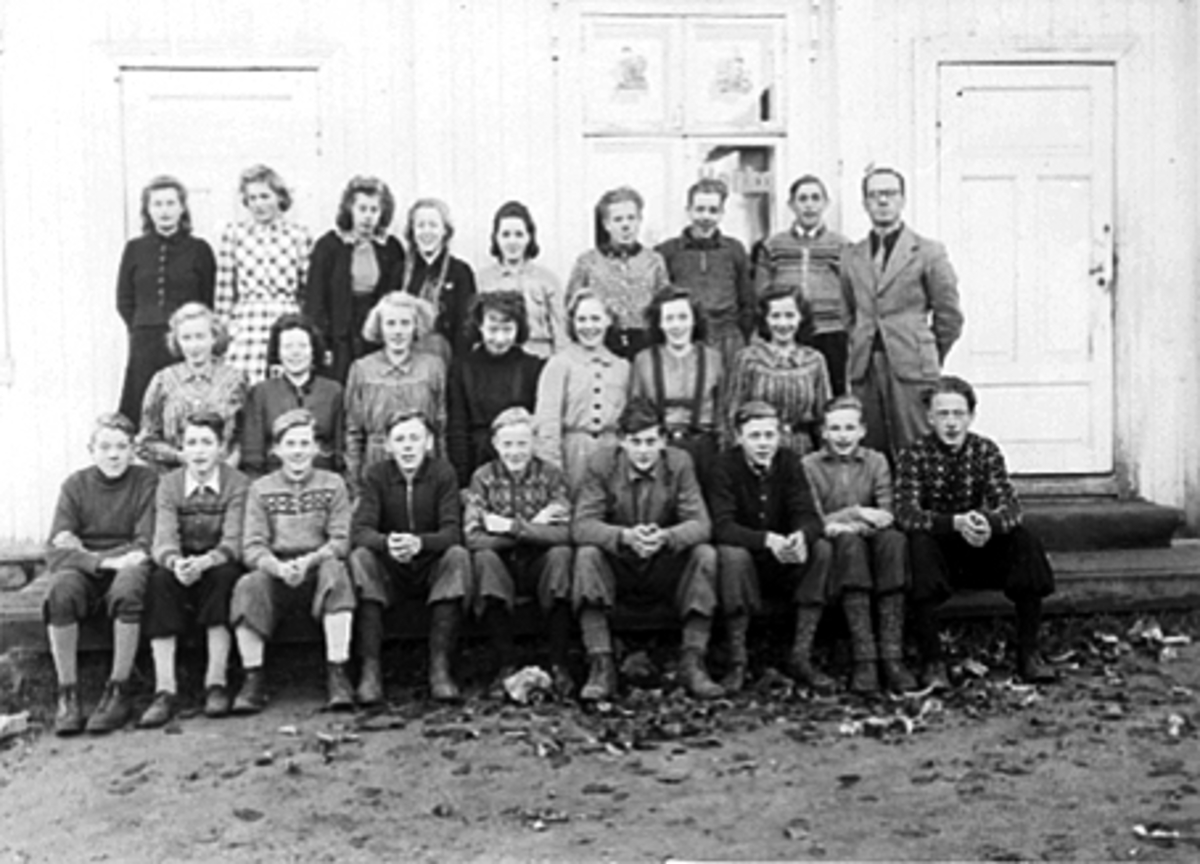 Anno Domkirkeodden, ROMEDAL FRAMHALDSKOLE, SKOLEN HOLDT TIL I PERSTUA, VOLDEN