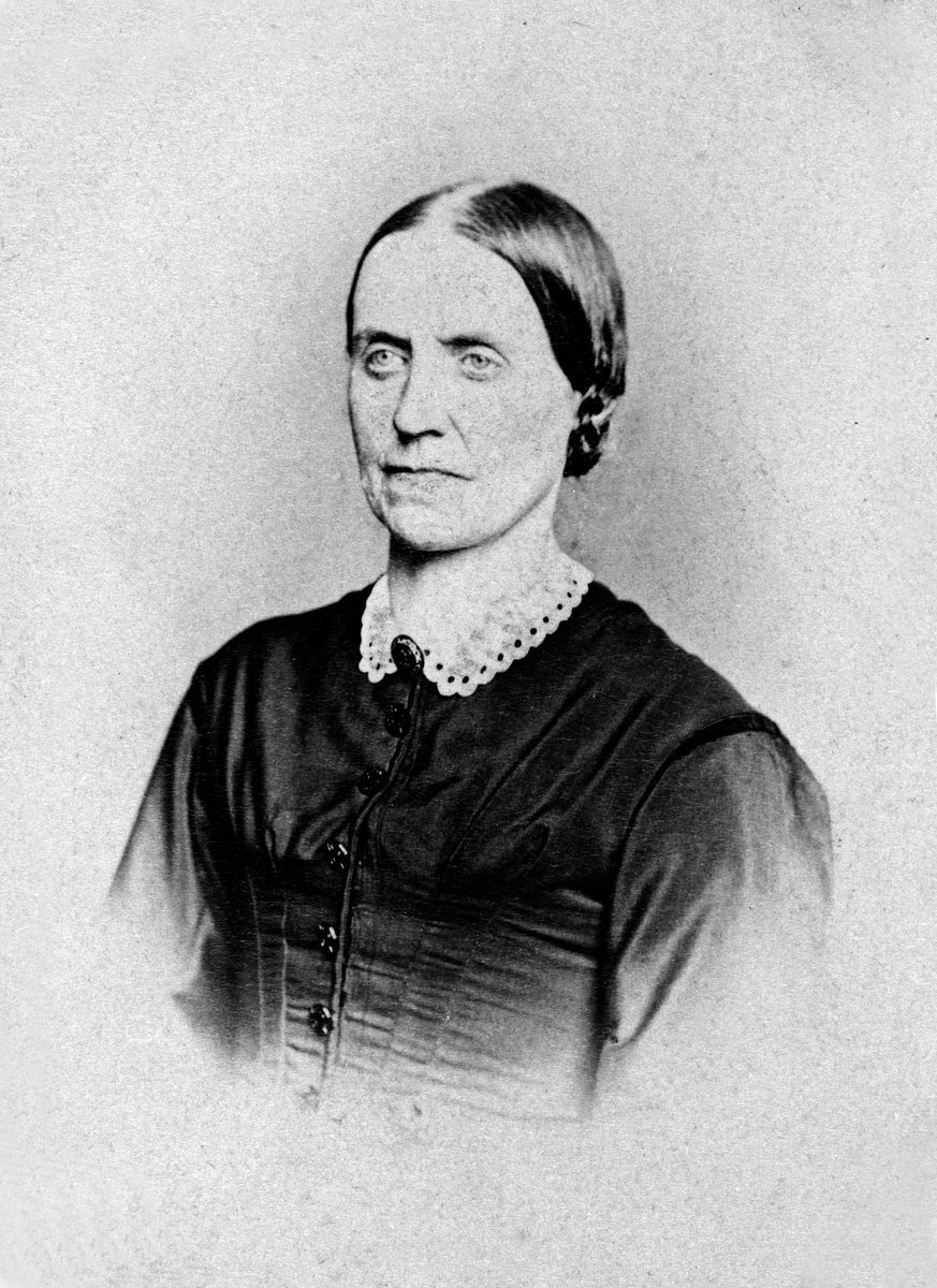 Anno Domkirkeodden, LOVISE OLRICHE PEDERSEN FØDT 15. 5. 1821 VANG I HEDMARK DØDE 20. 5 1898 CHRISTIANIA. GIFT MED KLOKKER OLE NIELSEN PÅ TANGEN.