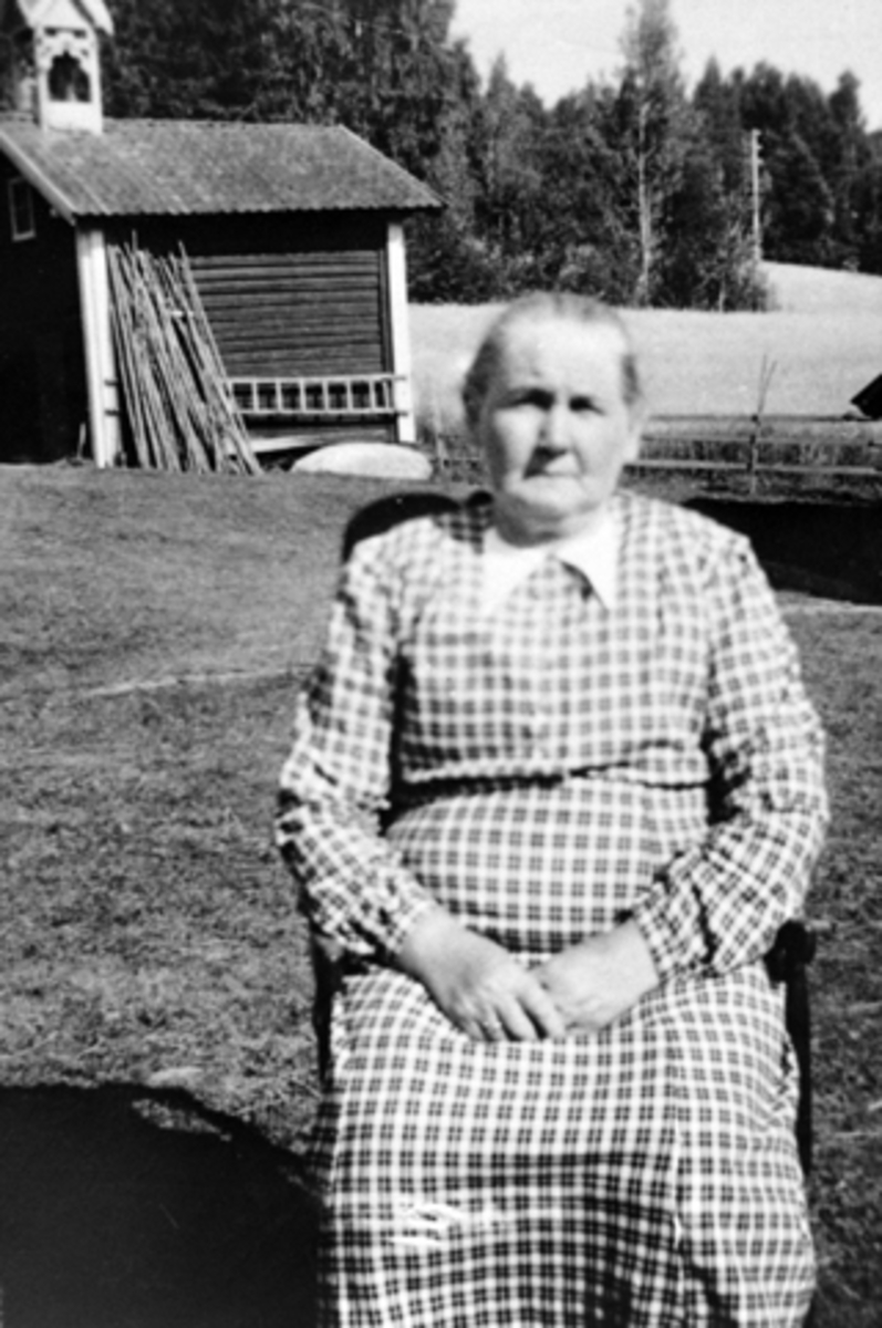 Anno Domkirkeodden, TOFASTRUD NEDRE, PETRA HANSDATTER HAUKAASEN (BRÆNNA) F. 01. 08. 1878 I ÅMOT D. 06. 09. 1954 PÅ TOFASTRUD.