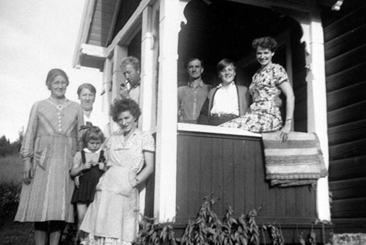 Anno Domkirkeodden, FAMILIETREFF I GRANLI, VALLSET I STANGE, UTSKILT FRA ROMEDAL ALMENNING, BNR, 3. ERLING NYDAL BODDE HER.