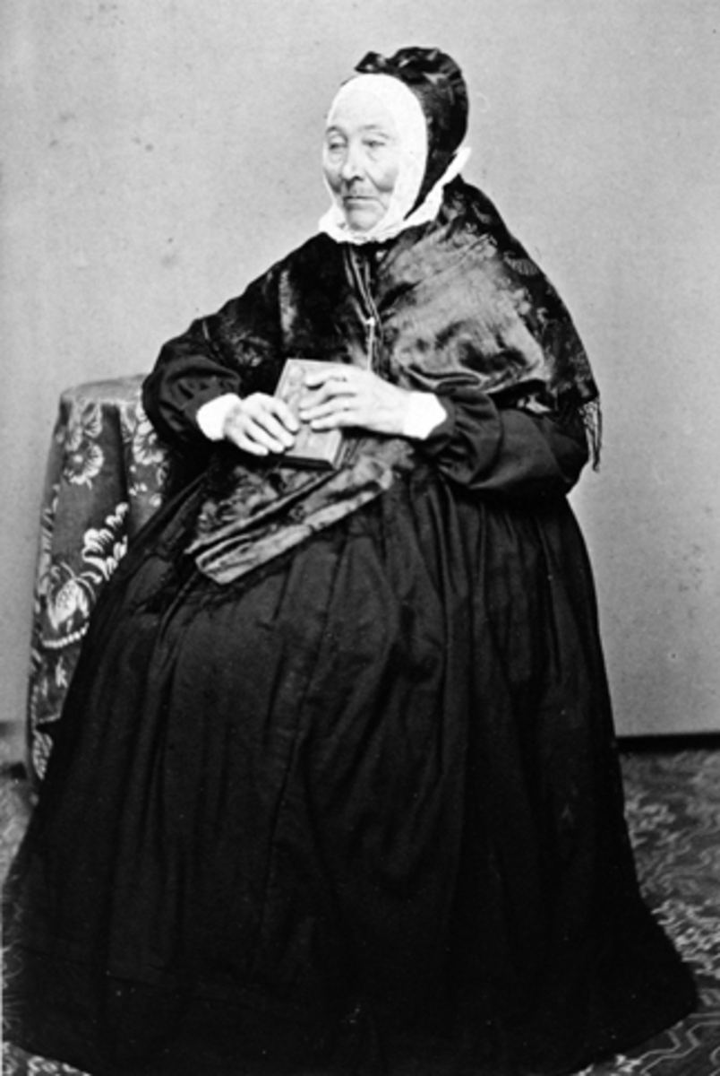 Anno Domkirkeodden, ELI HUSEBY, HUSEBY GARD I STANGE, PORTRETT 1860-1870. TIDLIGERE REGISTRERT SOM HH 92-58