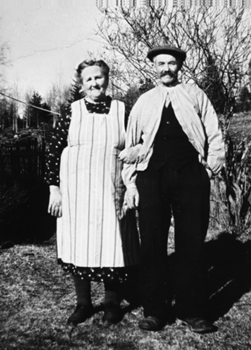Anno Domkirkeodden, OLAVA OG RASMUS RASMUSSEN I LEKVOLDHAGEN I VALLSET, STANGE.