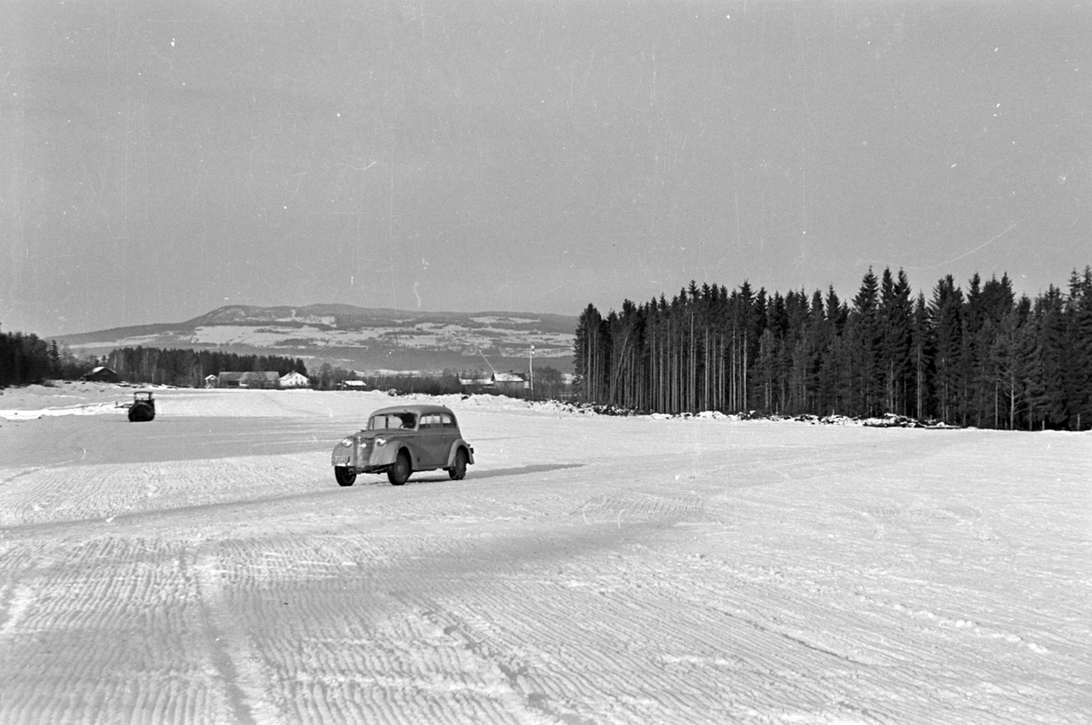 Adolf Skjegstad, HAMAR FLYPLASS, STAFSBERG.