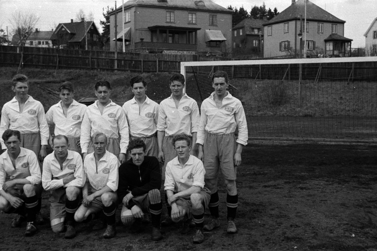 Adolf Skjegstad, HAMAR STADION, FOTBALLAG, UKJENTE.