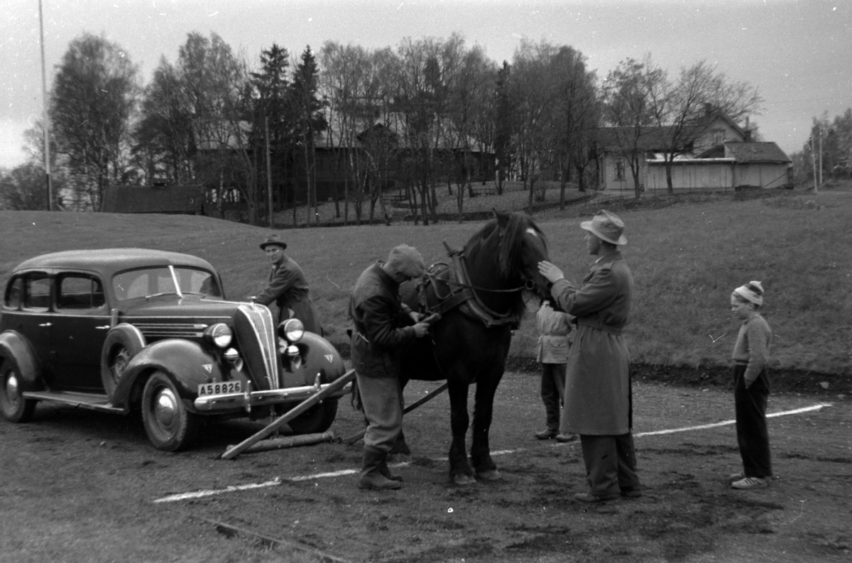Adolf Skjegstad, Hudson 1936. Svenskregistrert, A for Stockholm by. (Svenske skilt var lavere enn de norske og hadde ikke bindestrek mellom fylkesbokstav og tall)
