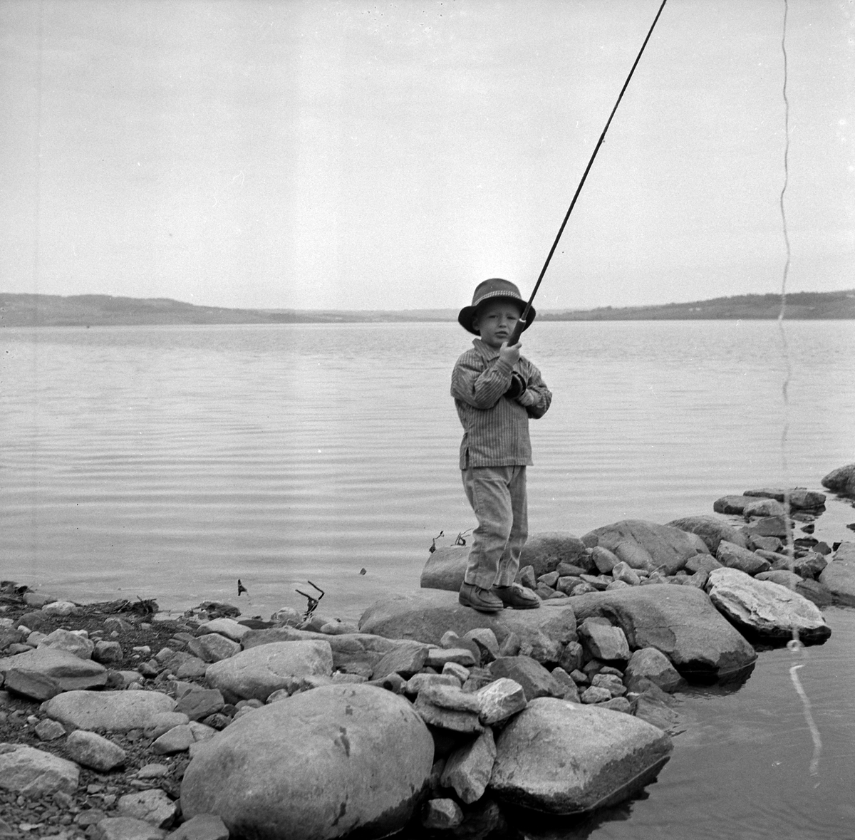 Adolf Skjegstad, UNG FISKER VED MJØSA