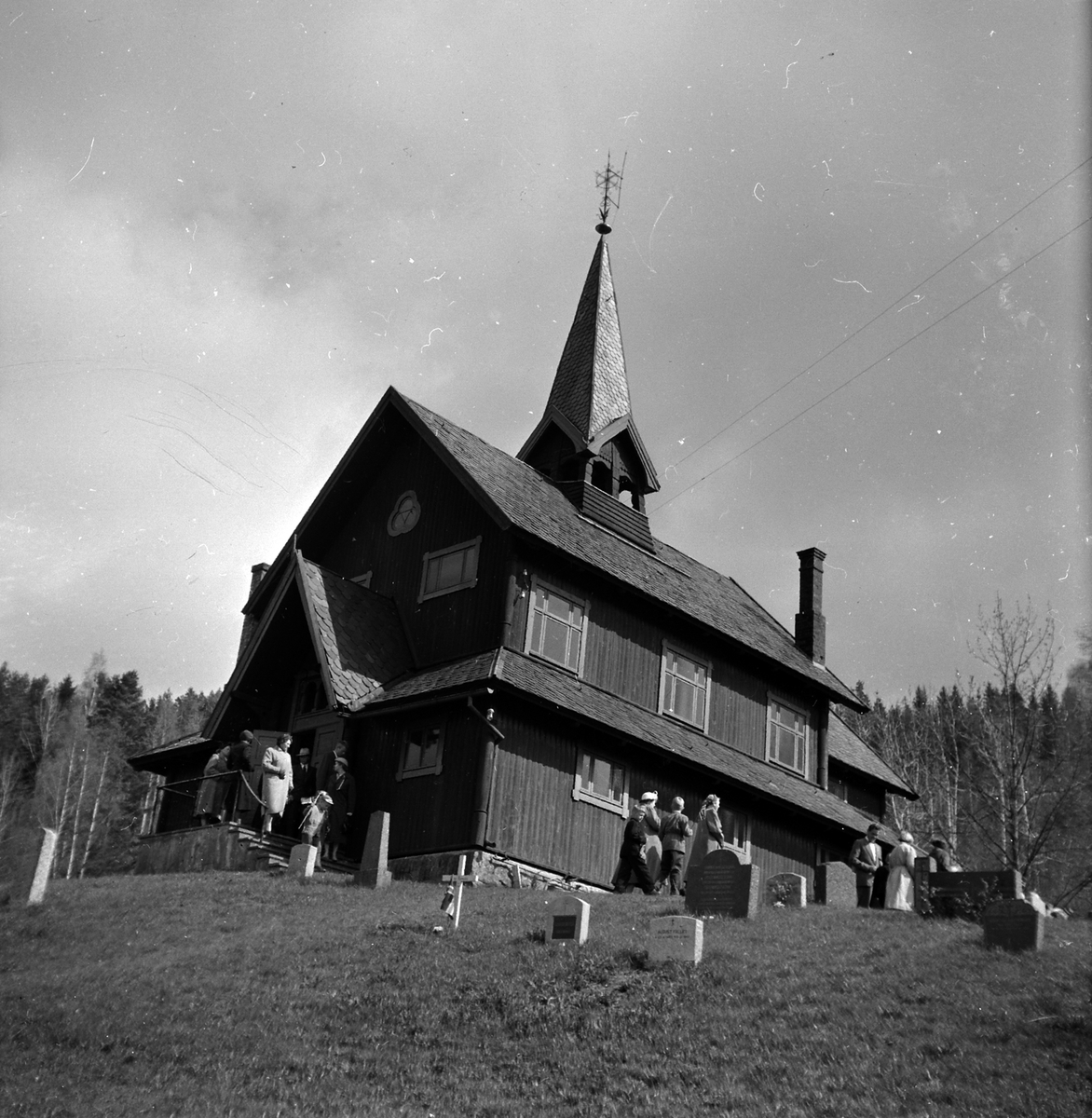 Adolf Skjegstad, Byggeår: 1915. Arkitekt: Haldor Børve Strandlykkja kapell er en langkirke fra 1915 i Stange kommune, Hedmark fylke. Byggverket er i tømmer og har 90 plasser.