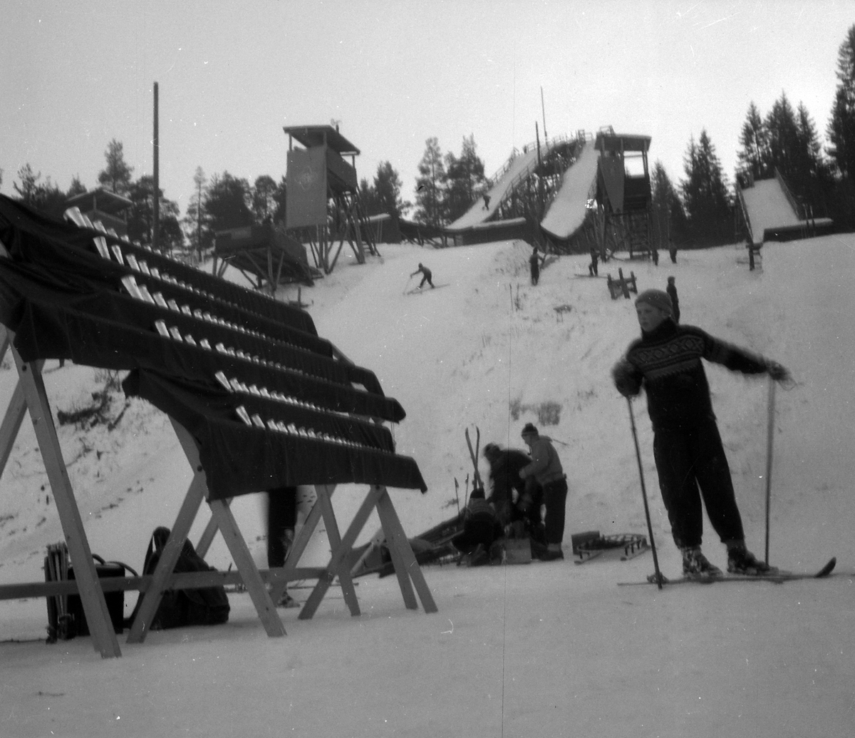Adolf Skjegstad, HOPPBAKKE, POKALER, UKJENT STED.