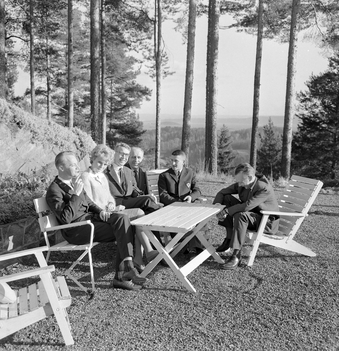 Adolf Skjegstad, Gruppe 6, ukjente, hagemøbler,