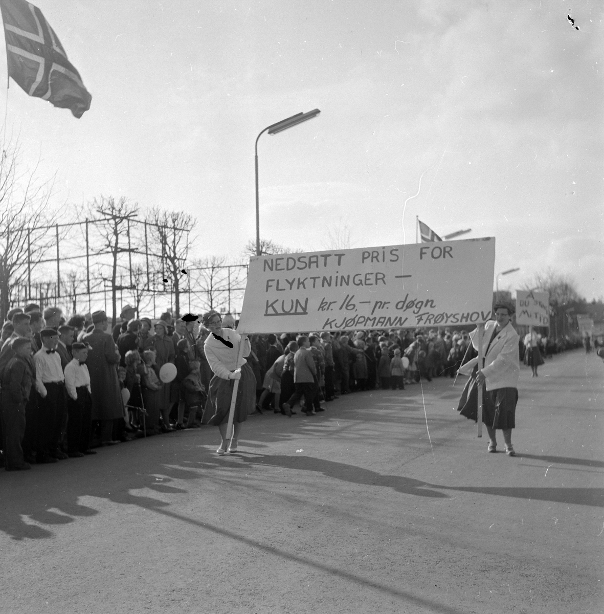 Adolf Skjegstad, Russefeiring, russetog, plakat, ukjent sted.