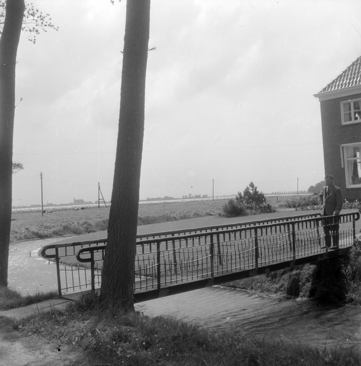 Adolf Skjegstad, Kanal, bru, ukjent sted.