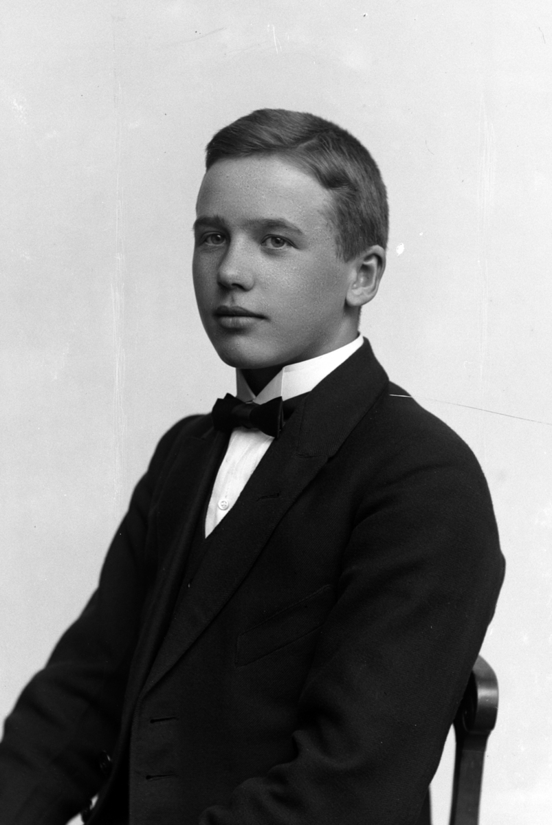 Christian Grundseth, ANDERSEN ERIK, HALVFIG. 27009