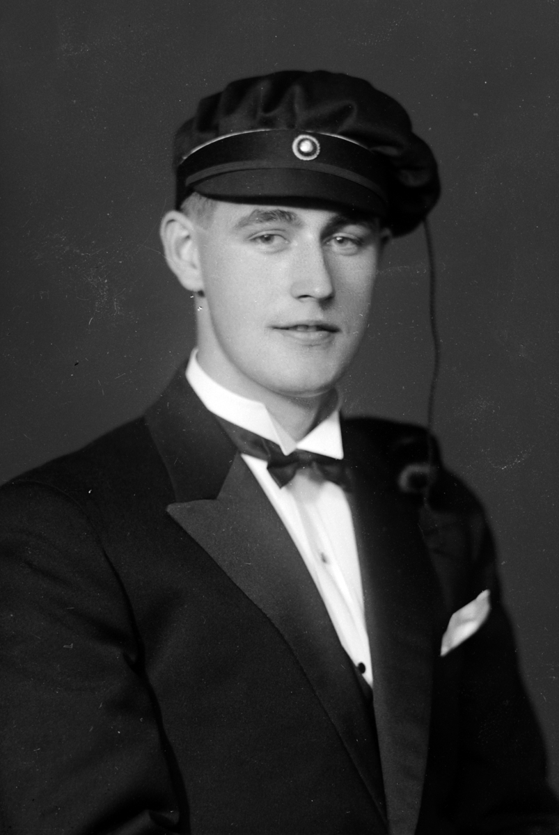 Christian Grundseth, BJERKLI ODVAR, HALVFIG. , STUDENT 35677