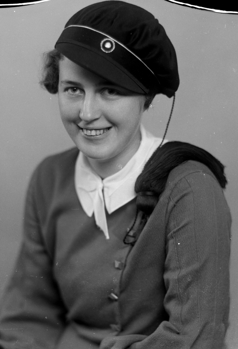 Christian Grundseth, BJERKLI RAGNHILD, HALVFIG. , STUDENT 37875
