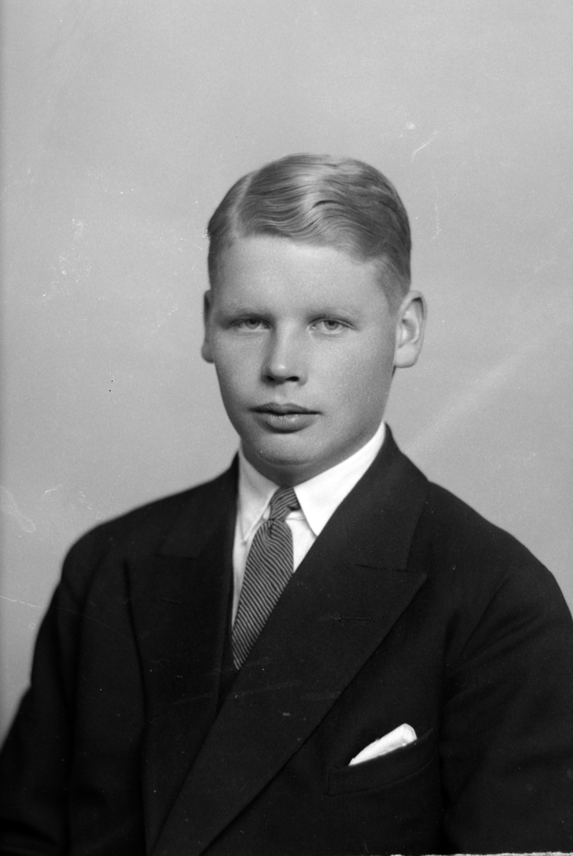 Christian Grundseth, CAPPELEN H. , HALVFIG. , PASS, 34989