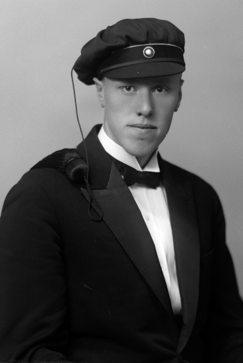 Christian Grundseth, FLAKSTAD E. , STUDENT, HALVFIG. , 34768