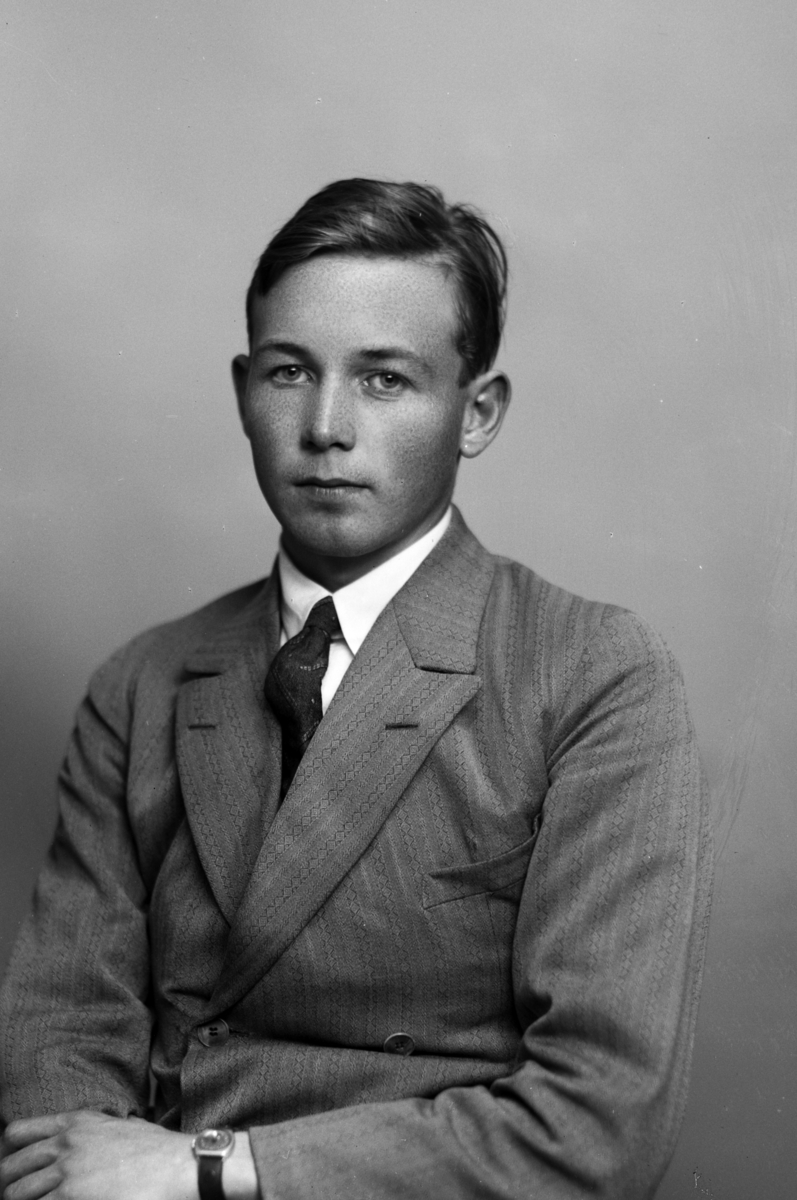 Christian Grundseth, GLORVIGEN PER, HALVFIG. , SERTF. , 33739