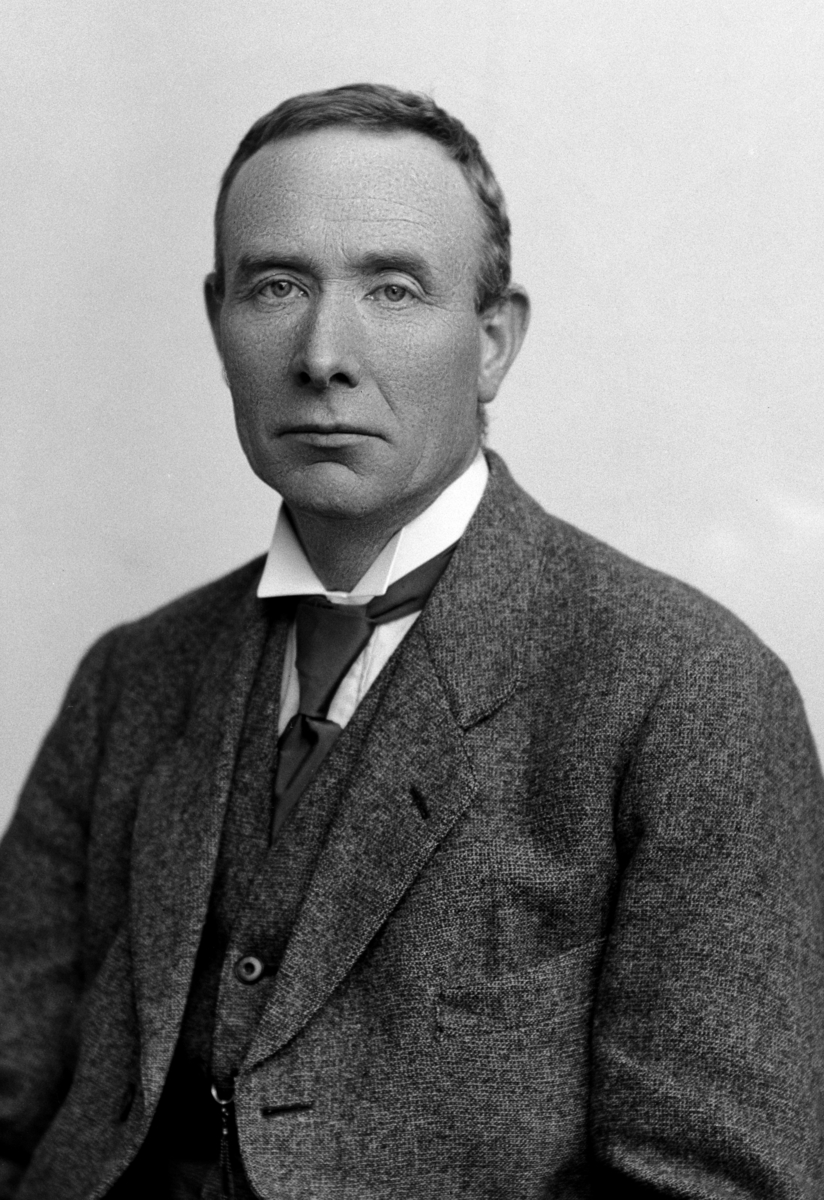 Christian Grundseth, JULAND LÆRER SEN. , HALVFIG. , 29841
