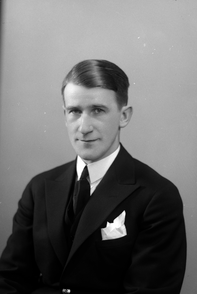 Christian Grundseth, JØRSTAD FINN, HALVFIG. , 34360