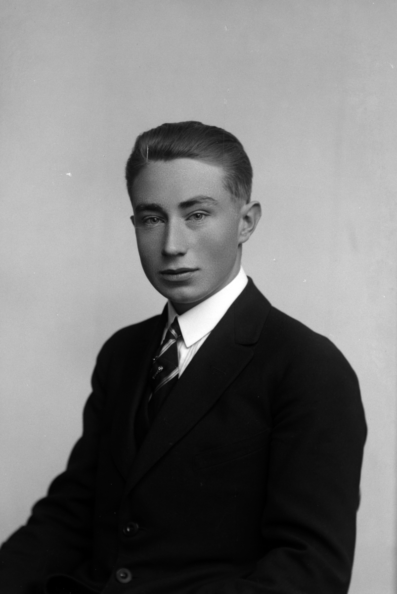 Christian Grundseth, JØRSTAD MENTZ, HALFIG. , MANN, 30912