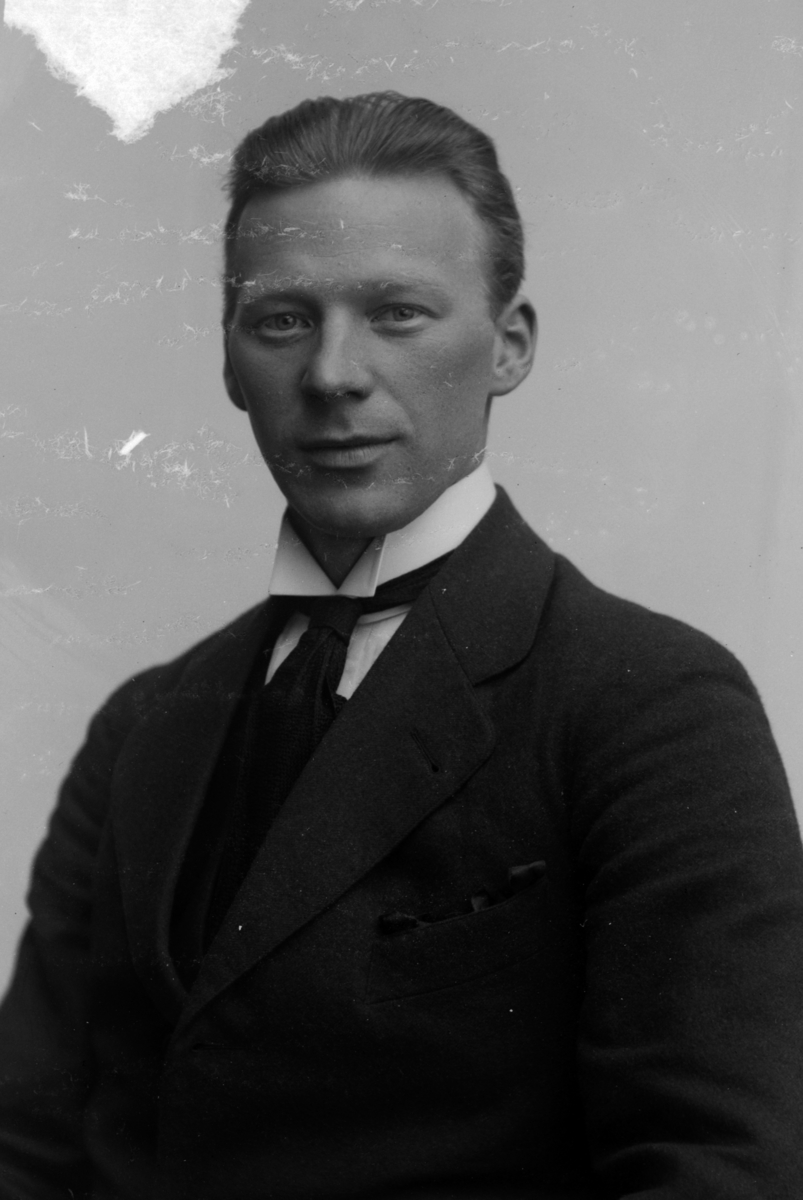 Christian Grundseth, KLØVSTAD SVERRE, HALVFIG. , 23537