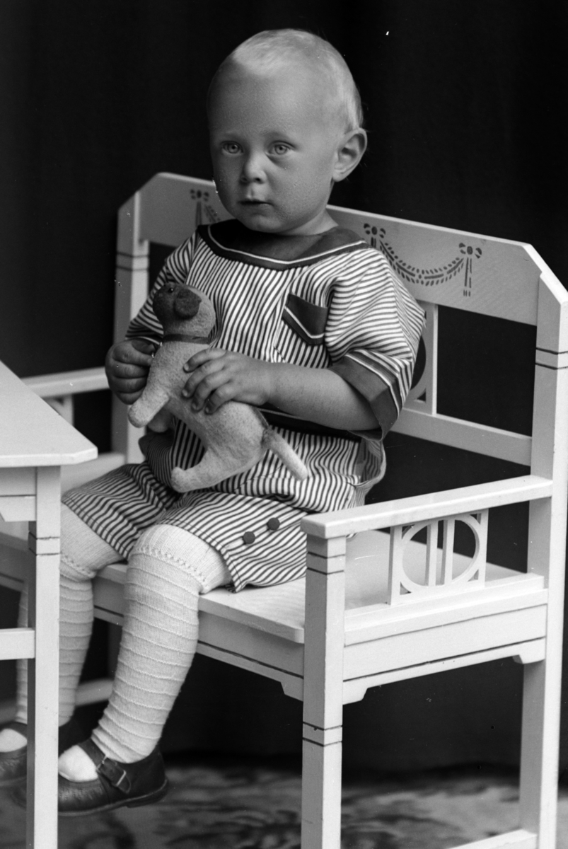 Christian Grundseth, LYCKE KAPTEIN, LITE BARN, HELFIG. , 17291