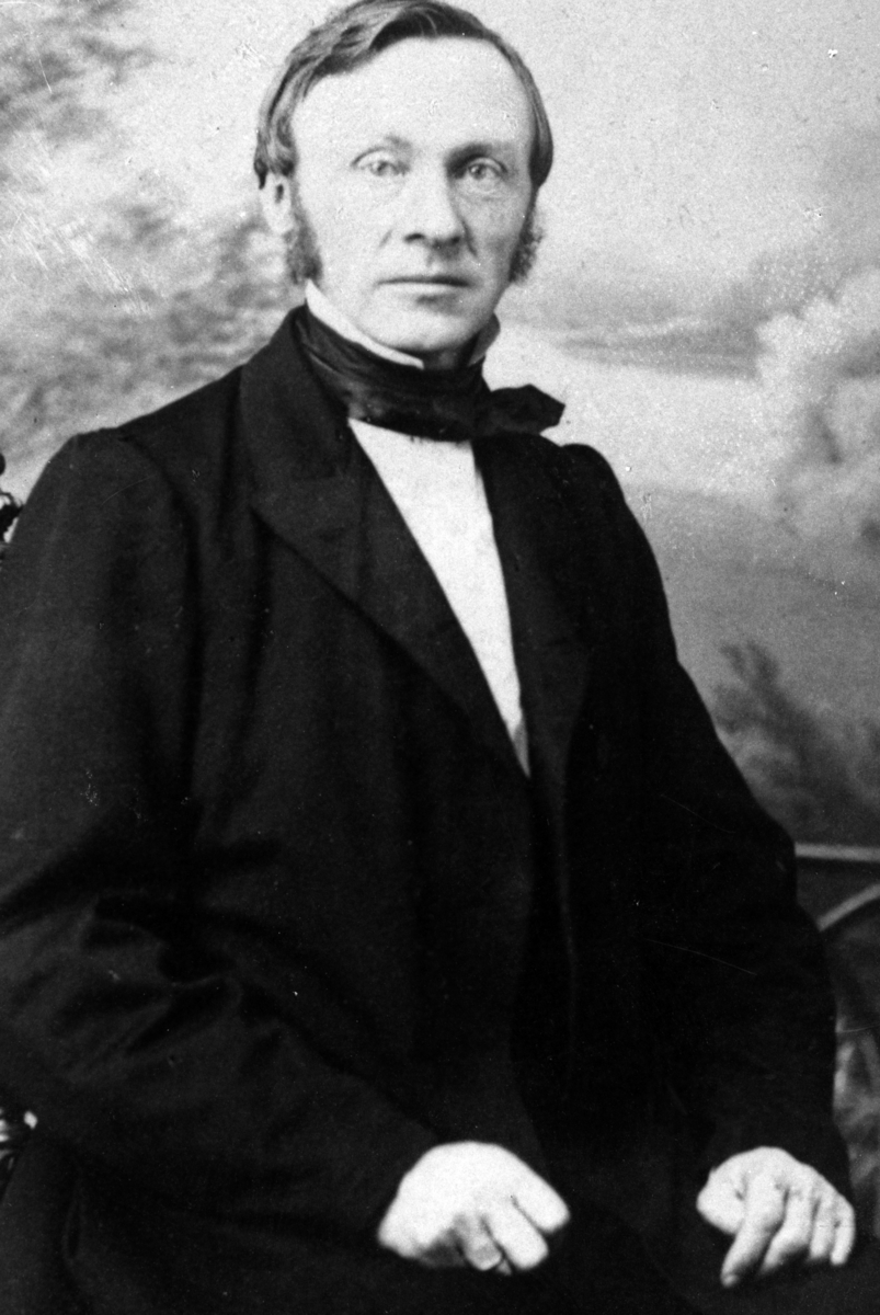 Christian Grundseth, MAGNUSSEN FRU, REPRO: MANN, HALVFIG. , 19187