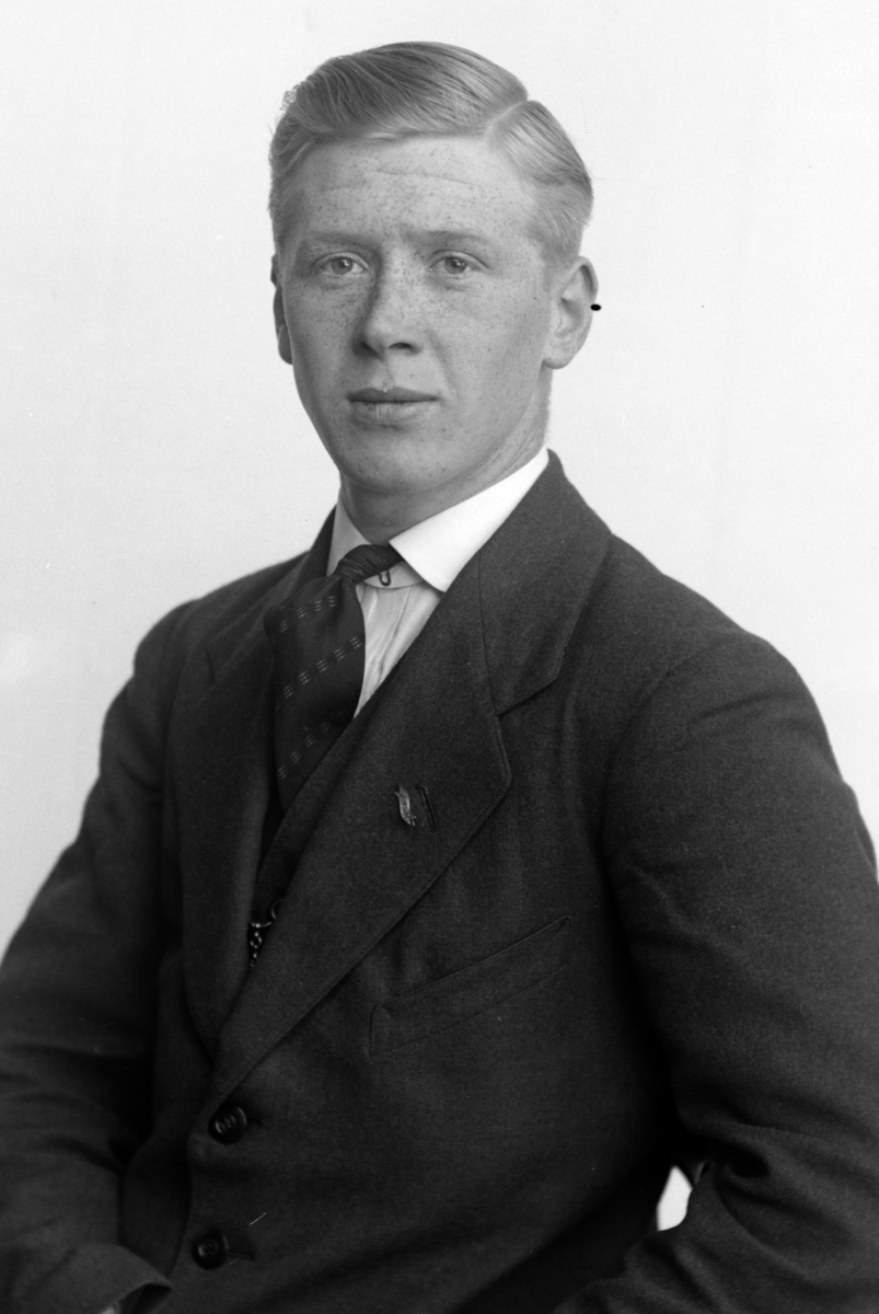 Christian Grundseth, MARSTEN SVERRE, HALVFIG. , SERTF. , 24871