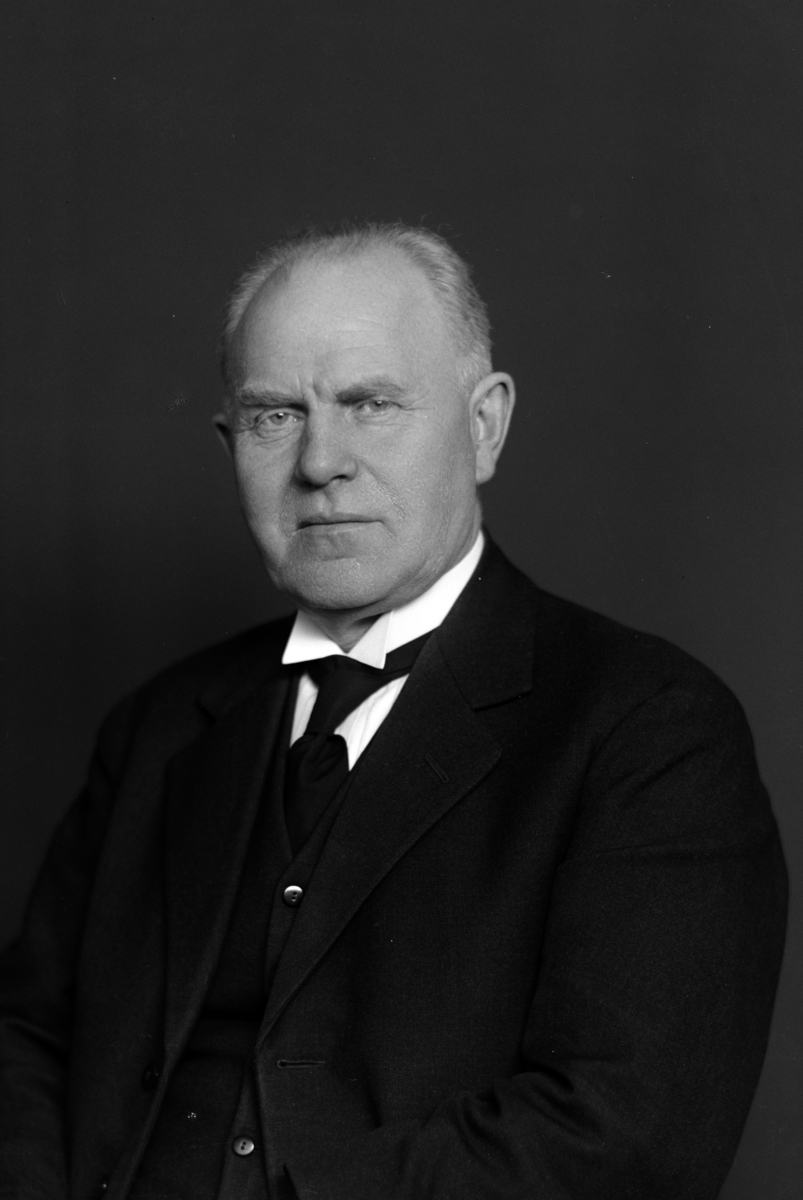 Christian Grundseth, NYSETH KLOKKER, HALVFIG. , 37305