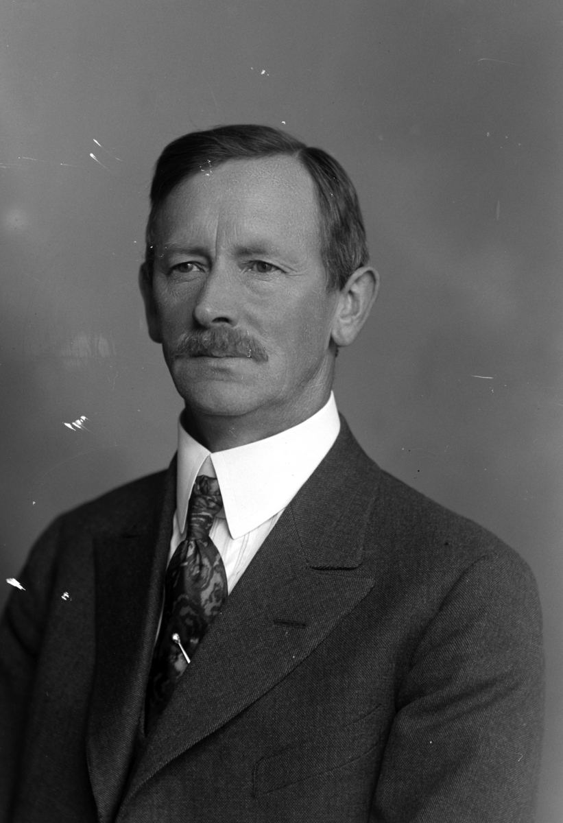 Christian Grundseth, PEDERSEN OLE P. , HALVFIG. , 28755